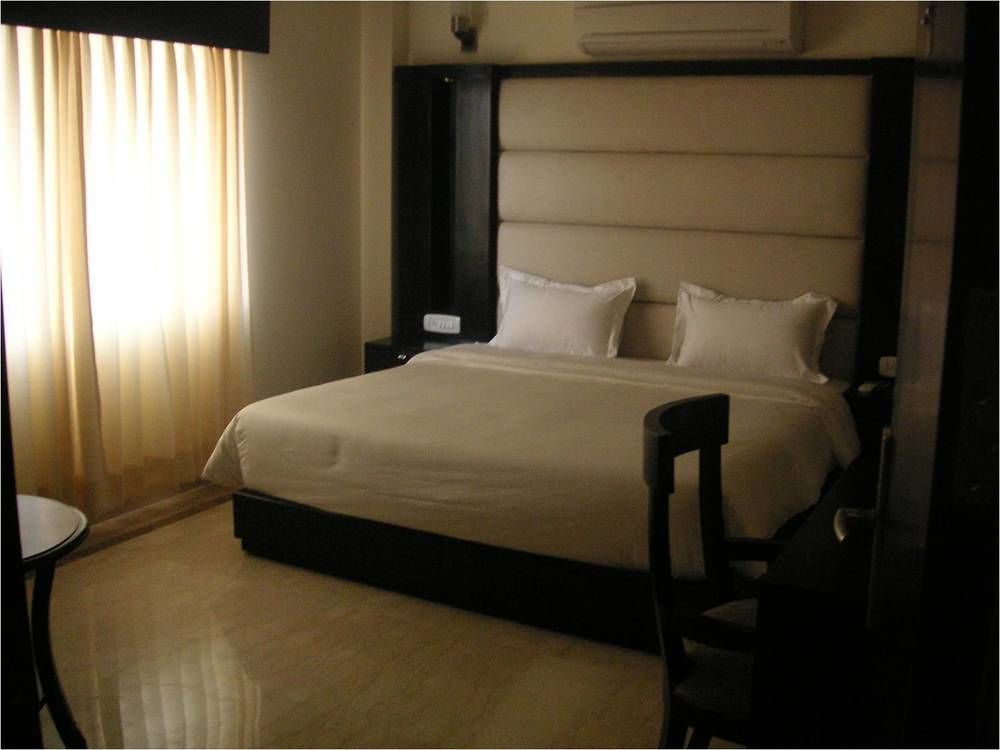 Hotel Meridian Plaza New Delhi Ngoại thất bức ảnh